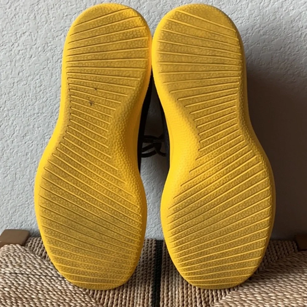 Allbirds Tree Runner - Limited Edition Black & Yellow - Picture 5 of 5
